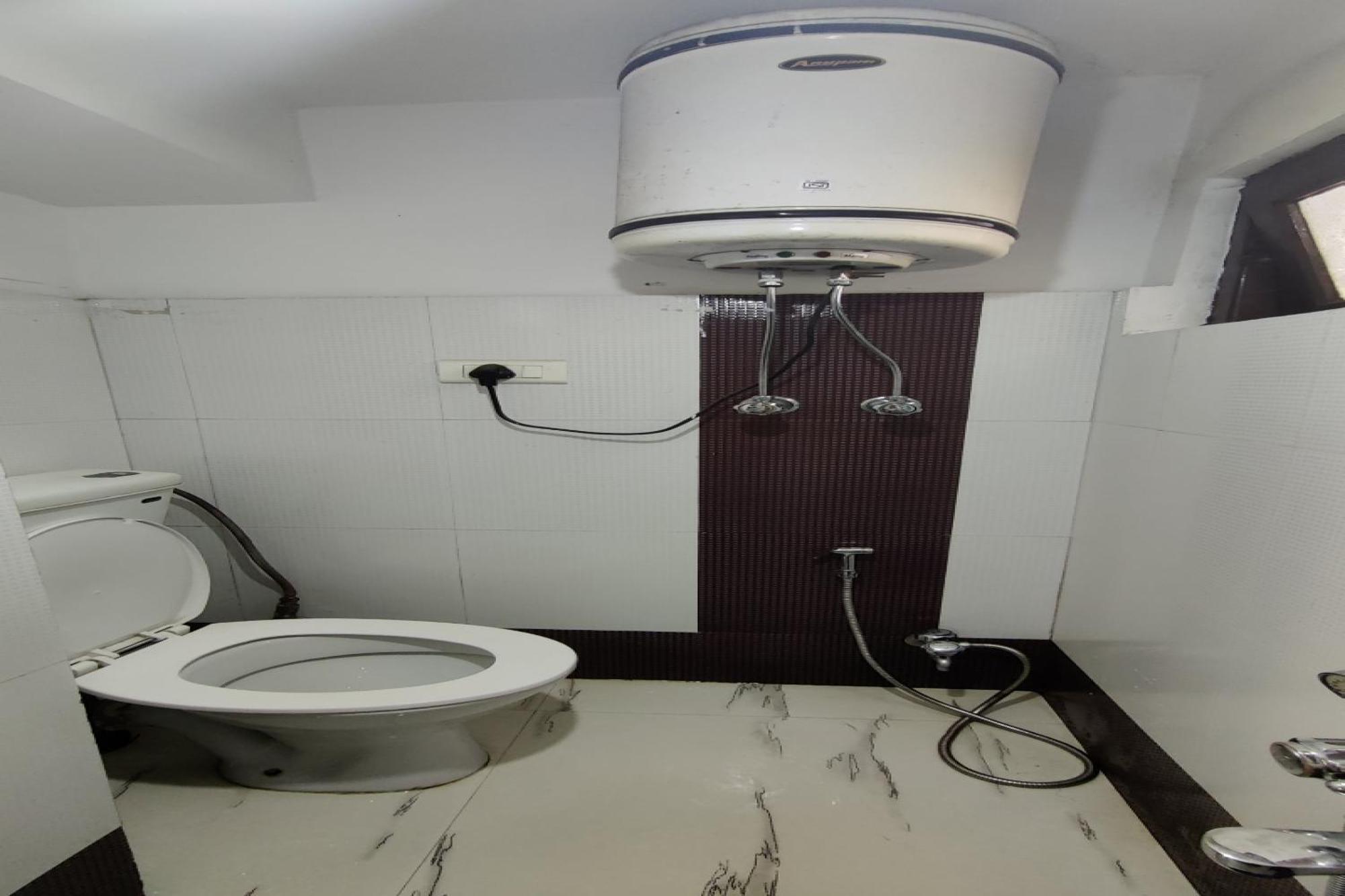 Capital O 8272 Hotel Pratigya Residency Ґанґток Екстер'єр фото
