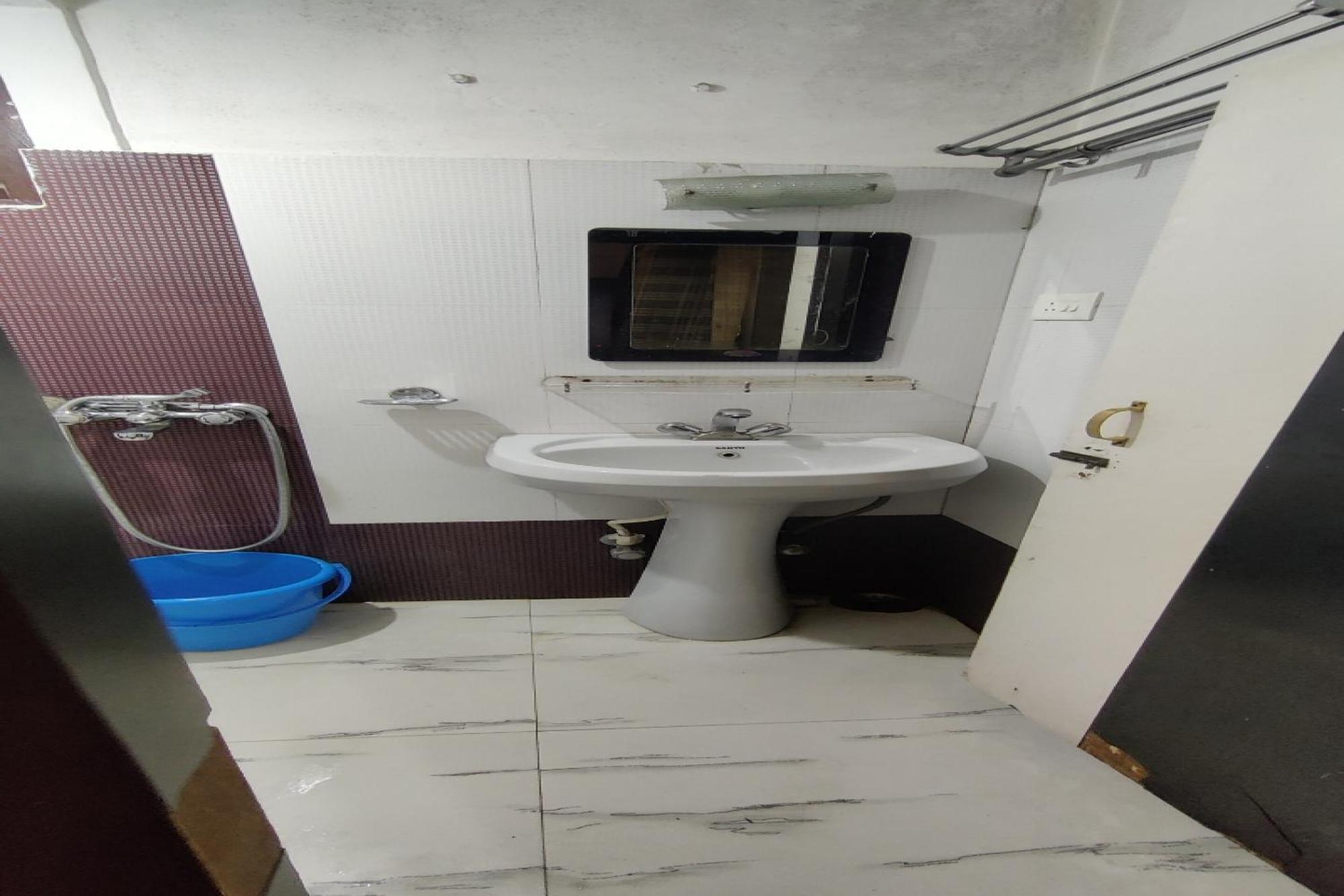 Capital O 8272 Hotel Pratigya Residency Ґанґток Екстер'єр фото