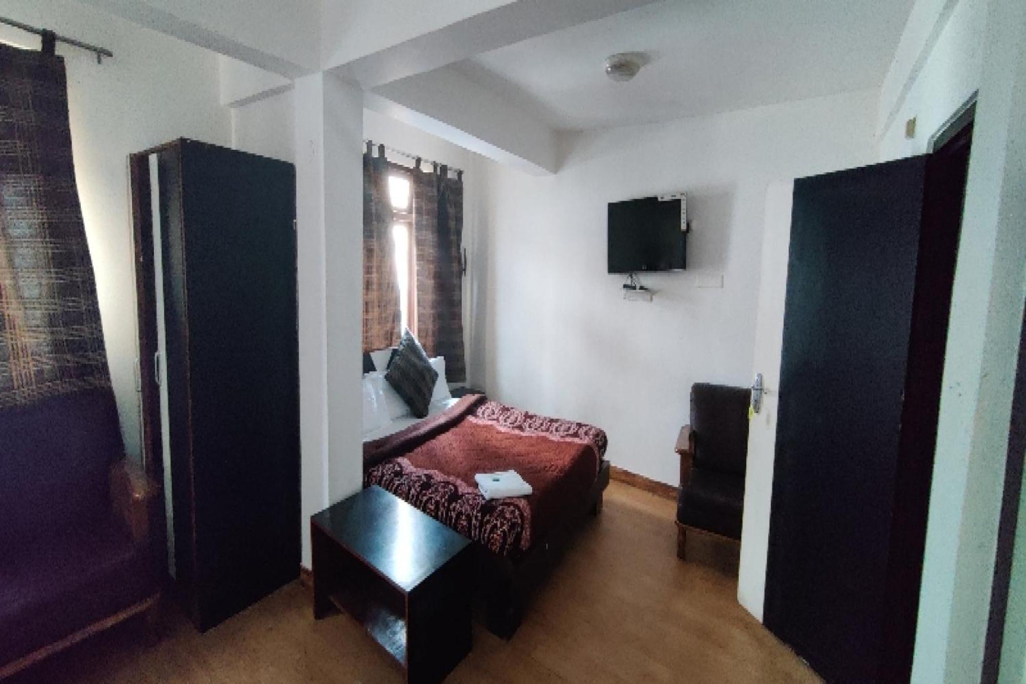 Capital O 8272 Hotel Pratigya Residency Ґанґток Екстер'єр фото