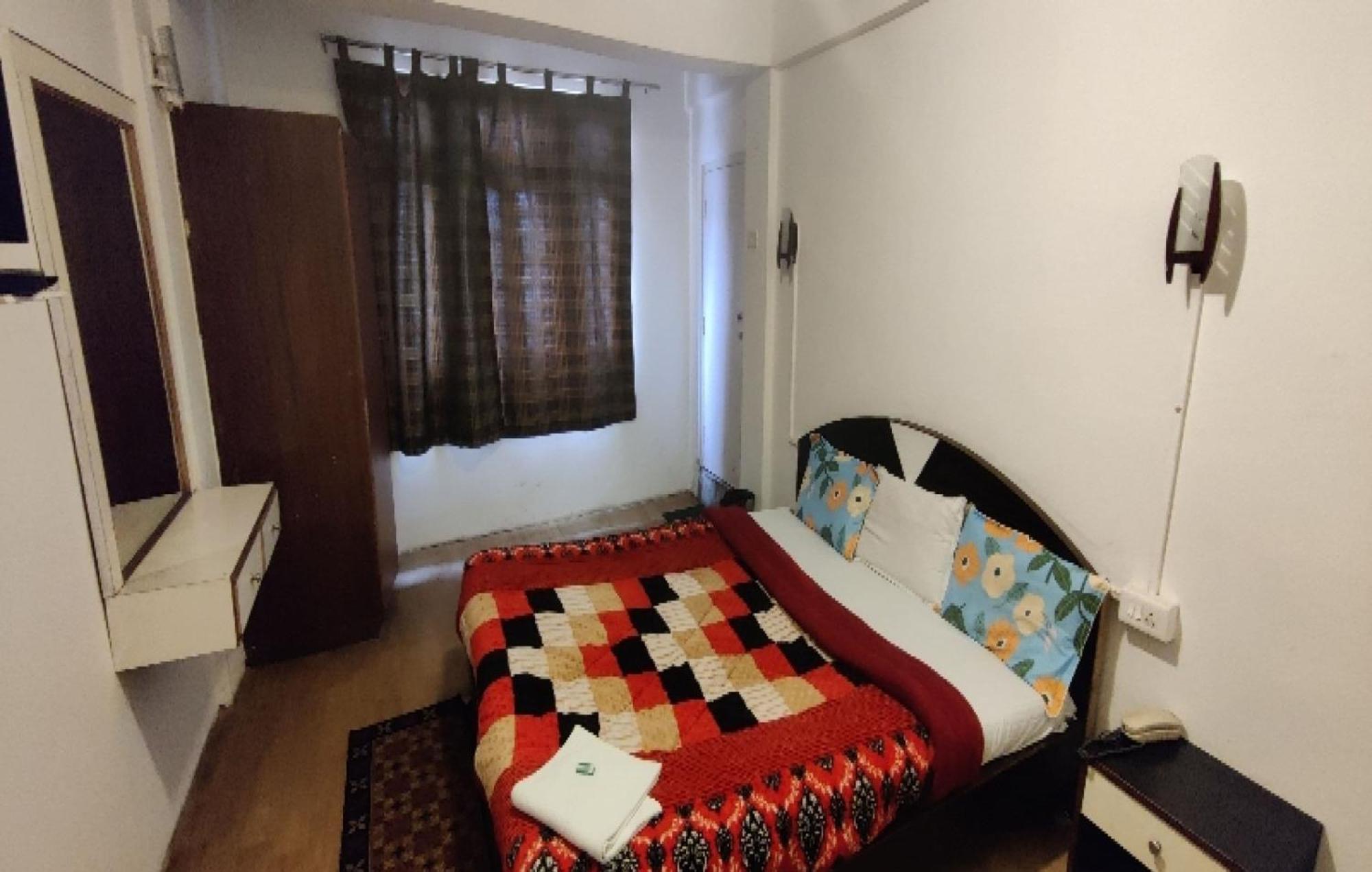 Capital O 8272 Hotel Pratigya Residency Ґанґток Екстер'єр фото